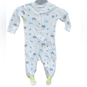 ⭐️⭐️⭐️3 for$12⭐️⭐️⭐️Carter’s Sleepwear Footsie White with Animal Print Size 6M